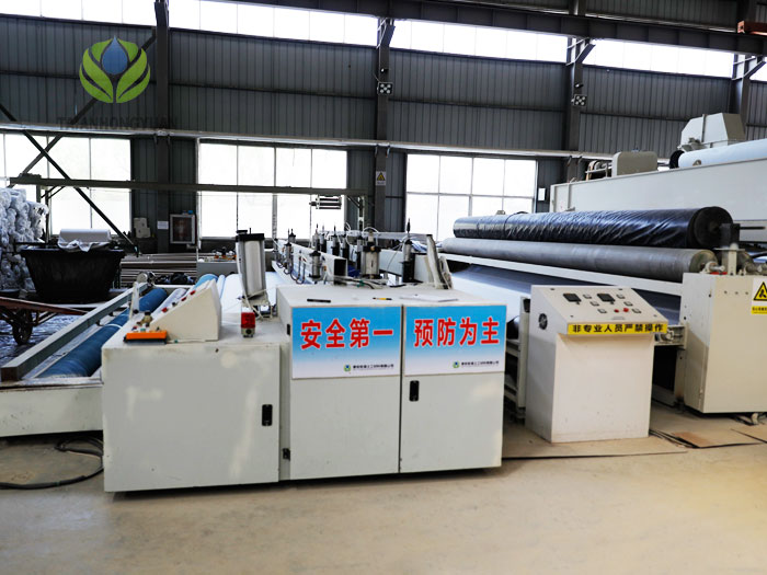 防水毯生產(chǎn)設備